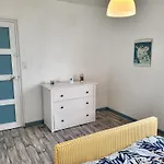 Seaside House, Les Fleurs * Créances