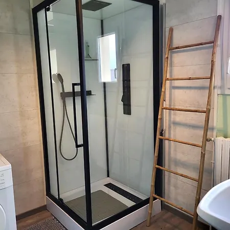 Vakantiehuis Maison De Bord De Mer, Les Fleurs Créances